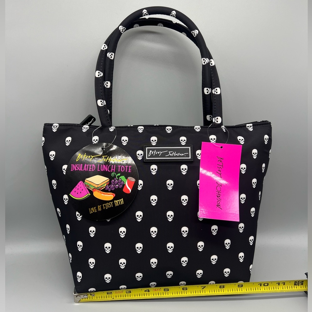 NWOT Betsey Johnson Black and White Skull Lunch Tote - Picture 4 of 9